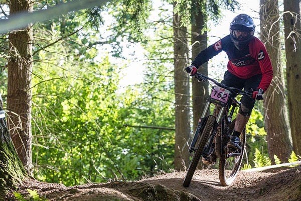 Team Tredz rider Lindsay takes on round 4 of the BDS in Hopton